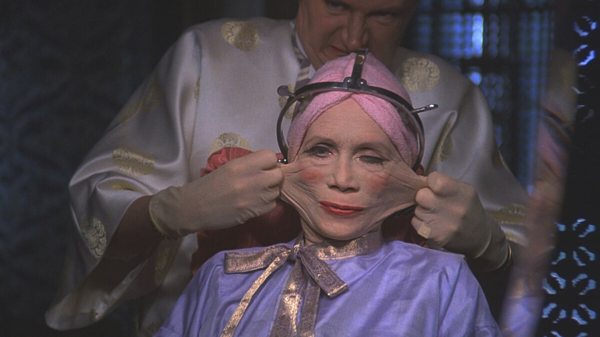 Кадр из фильма "Бразилия", 1985 г.