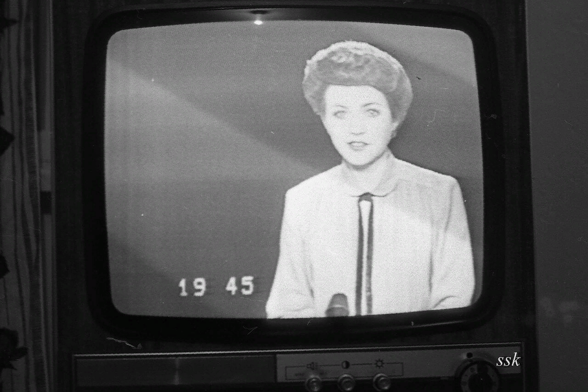 Советские телевидение 1980. Телевизор Рубин 1980 года. Телевизор Рубин 1950-1960. Старый телевизор.