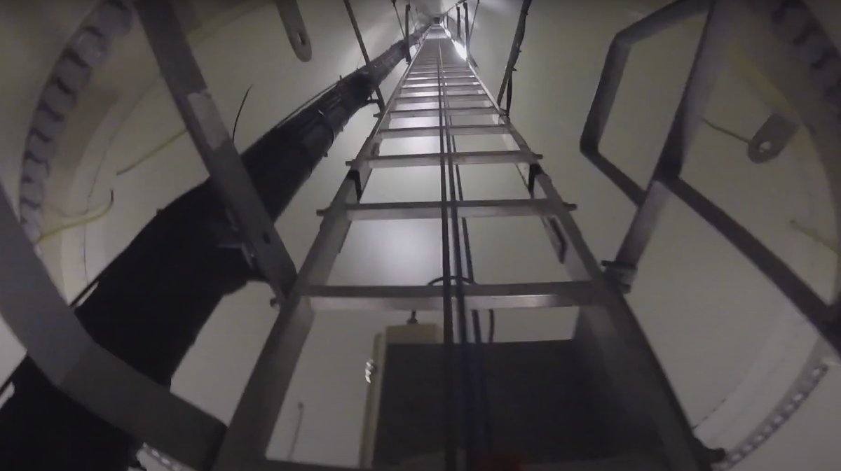 Поднимаемся на гондолу