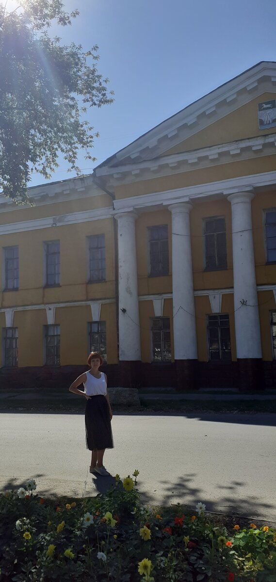 Горный (заводской) госпиталь. Адрес: Красноармейский проспект, 19. Авторское фото.