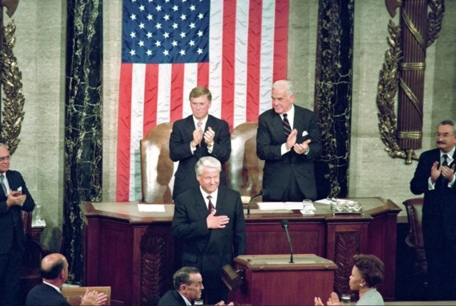 В 1961 году он вступил в КПСС. С этого времени началось его восхождение по партийной лестнице. 
В 1976 году он стал первым секретарём Свердловского обкома КПСС. С этого времени он приобрёл необычайную популярность в области. Один раз в неделю он появлялся на областном телевидении и вёл в прямом эфире передачу, принимая звонки о недостатках и тут же решая поднимаемые проблемы. Такого больше нигде в стране не было.

Ельцин много сделал для Свердловска. Построил метро, несколько театров и общественных зданий. МЖК – молодёжные жилые комплексы , - строившиеся руками будущих жильцов, впервые появились в Свердловске. Тогда это был реальный способ быстро получить квартиру.

Ельцин был решительный человек. По его приказу снесли дом Ипатьева, в подвале которого расстреляли царскую семью. Решение о сносе было принято Политбюро ЦК КПСС в 1975 году, но предшественник Ельцина на месте секретаря обкома под каким-то предлогом не стал сносить этот дом, видимо, понимая, что снося, он уничтожит важную часть истории страны. Ельцин же, обнаружив бумагу с решением, снёс дом в 1977 году.

В апреле 1985 году Ельцина ( по рекомендации Е.Лигачёва) перевели в Москву на место заведующего отделом строительства ЦК КПСС. В июне он был избран секретарём ЦК КПСС, а в декабре этого же года – первым секретарём Московского горкома КПСС. При нём была проведена серьёзная чистка партийного и советского аппарата столицы, разработан Генеральный план развития Москвы, введён запрет на снос исторических зданий, открыты около 1500 магазинов, впервые в стране появились продуктовые ярмарки.

В феврале 1986 года Ельцин был избран кандидатом в члены Политбюро ЦК КПСС. Фантастическая карьера в Москве, меньше, чем за год пребывания в городе! Его - на свою голову, в чём они разобрались позднее – активно продвигали В.Долгих, Е.Лигачёв, М.Горбачёв.

В октябре 1987 года Ельцин, выступая на Пленуме ЦК КПСС с критикой членов Политбюро, в частности – Е.Лигачёва и М.Горбачёва, - в конце попросил освободить его от обязанностей кандидата в члены Политбюро.

В ноябре этого года Ельцин попал в больницу, но нет точной информации, по какой причине: то ли с сердечным приступом, то ли из-за попытки (или симуляции) самоубийства, о чём есть свидетельства М.Горбачёва и Н.Рыжкова.

Выйдя из больницы Ельцин начал каяться и признавать свои ошибки. Его сняли с должности первого секретаря Московского горкома, но из политической номенклатуры он не исчез. Эти репрессии превратили Ельцина в народного героя.

В марте 1989 года он был избран народным депутатом СССР.

Семья Ельциных сначала получила, а, впоследствии, приватизировала государственную дачу в посёлке Горки-10. На этой даче в своё время жил Максим Горький.

В 1989 году Ельцин был с визитом в США. По свидетельствам зарубежной прессы по выходу из самолёта он:

Первым делом справил малую нужду на колесо самолёта, а потом пошёл здороваться с встречающими. Объясняли это тем, что во время полёта он сильно «принял на грудь».
Одно из выступлений в США провёл в пьяном виде.
В этом же и следующем году с ним происходили странные истории, невнятно описанные в прессе: якобы он падал с моста, попадал в автомобильную аварию и получал ушиб бедра, во время неофициального визита в Испанию попал в авиационную аварию, получил травму позвоночника и был прооперирован. Это всё описано в Википедии, но степень достоверности не ясна.

В мае 1990 Ельцин был избран председателем Верховного Совета РСФСР.

12 июня 1990 года была принята Декларация о государственном суверенитете РСФСР, которая предусматривала верховенство российского законодательства по отношению к союзному – мы теперь «празднуем» эту дату. Это было начало конца СССР. С этого момента начался так называемый «парад суверенитетов» (1988-1991 гг.), в рамках которого все союзные республики ( а за ними и автономные образования и некоторые регионы) объявили о своём «суверенитете». Это были не очень понятные декларации, во всяком случае о выходе из СССР никто пока не заикался.

Началась жёсткая конфронтация с М.Горбачёвым и 12 июля 1990 года Б.Ельцин заявил о выходе из КПСС.

В марте 1991 года был проведён референдум с вопросом о сохранении СССР. Более 71% избирателей утвердительно ответило на этот вопрос. Этим же референдумом был введён пост президента РСФСР. Были проведены выборы и 12 июня 1991 года Ельцин стал Президентом России, получив 57% голосов.

В августе 1991 года случился ГКЧП: группа советских должностных лиц захотела предотвратить намечавшееся на 20 августа подписание Союзного договора, упразднявшего СССР и образовывавшего СНГ. «Путч» был подавлен, участники сели в тюрьму.

8 декабря 1991 года в Беловежской пуще Б.Ельцин, Л.Кравчук и С.Шушкевич подписали соглашение о создании СНГ и прекращении существования СССР.

Несмотря на то, что к законности это соглашение не имело ни малейшего касательства, оно стало главным инструментов, разрушившим Советский Союз. Республики стали выходить из СССР.

Первым Б.Ельцин после подписания документа позвонил Бушу-старшему, президенту США. Что означал этот звонок – до сих пор спорят историки. "Стебаются", что это был отчёт об успешно выполненном задании.

25 декабря 1991 года РСФСР была переименована в РФ. Мы стали РФянами. Б.Ельцин стал нас ласково называть дорогими россиянами. Звание русских мы потеряли на долгие годы и до сих пор не нашли.

Начались гайдаровские реформы, либерализация цен, приватизация предприятий… началось то, что сейчас воспринимается кошмарным кошмаром.

17 июня 1992 года Б.Ельцин выступал перед Конгрессом США. Он сказал, что «Коммунистический идол рухнул навсегда! Свобода и коммунизм несовместимы! Господи, благослови Америку!». Вассал в очередной раз восславил господина. Про Россию в этой реплике он не вспомнил.

Началось противостояние Ельцина с Верховным советом и Съездом народных депутатов, завершившееся указом № 1400 в сентябре 1993 года. В октябре этого же года Съезд и парламент силовым путём были разогнаны, несмотря на то, что этот указ Конституционным судом РФ был признан не конституционным, а все действия президента - незаконными. Это лишний раз доказывает, что сила побеждает закон.

С этого момента власть Ельцина стала абсолютной. Хотя его поддержка народом стала резко падать. Ельцин об этом, возможно, не знал: пил он беспробудно. Об этом есть многочисленные свидетельства соратников и прежде всего Коржакова. Когда Ельцин требовал водку, то подчинённые бежали к Коржакову. Он давал им бутылки с разбавленной водкой. Эти бутылки Коржаков изготовлял самостоятельно, вскрывая их, разбавляя водой и закупоривая снова. Закупоривал он бутылки аппаратом, изъятым у изготовителей фальшивой водки. Президент изумлялся тому, что нынешняя водка пьётся лучше советской.

В сентябре 1994 года Ельцин прибыл в Ирландию, но не смог выйти из самолёта. В полёте он напился до такой степени, что по прилёту его не смогли разбудить. Телевизионные кадры со стоящим недалеко от самолёта премьер-министром Ирландии, так и не дождавшимся Ельцина, вся страна помнит до сих пор.

В Берлине пьяный Ельцин во время официальной церемонии дирижировал военным оркестром. Смотреть на эти кадры без чувства стыда невозможно.

30 июня 1995 года, после того, как Шамиль Басаев и его банда захватили больницу в Будённовске, Борис Ельцин подал в отставку с поста президента. Соратники долго уговаривали его остаться на посту.

Официально считается, что в период 1994-1996 годов Ельцин перенёс 5 инфарктов, но сведения об этом разнятся. Н.Рыжков утверждал, что инфаркты случались у Ельцина ещё со времён Свердловска и учитывались в пяти официальных. Во всяком случае к выборам 1996 года Ельцин подошёл мало дееспособным.

Выборы 1996 года Ельцин выиграл с минимальным перевесом (53,8% голосов). Если кто помнит, то после-выборную речь он едва смог произнести. Победу ему принесли: безумная ложь СМИ, восхвалявшая Ельцина и втаптывавшая в грязь конкурентов, прежде всего Г.Зюганова; съёмки постановочных встреч с избирателями, но – главное – «правильный» подсчёт голосов. Когда же случались реальные встречи, например в Краснодаре, то там криками Ельцину предложили уйти в отставку. Ельцин, помнящий триумфальные встречи с людьми в начале 90-х, громко спросил, кто согласен с таким предложением? И получил отрезвляющий единогласный крик: «ВСЕ!».

Есть многочисленные свидетельства того, что реально на тех выборах победил Г.Зюганов, но малодушно отдал победу Ельцину. Возможно, на него возводят напраслину, но уж очень ловко с тех пор КПРФ устроилась в связке с властными партиями. Нет в КПРФ порыва сломить ситуацию и взять власть в свои руки и сейчас. Нет – и всё тут!

Кто руководил страной после выборов 1996 года – не известно. Во всяком случае не Ельцин. У него были реальные проблемы с сердцем, водкой и Альцгеймером.

31 декабря 1999 года Ельцин, в предновогоднем обращении объявил о своей отставке.

Скончался Б.Ельцин 23 апреля 2007 года в ЦКБ.

Похоронен на Новодевичьем кладбище. В Екатеринбурге установлен памятник и открыт музей – «Ельцин-центр» (площадь которого больше площади Эрмитажа), традиционное место сходки российских либералов и русофобов.

После смерти Ельцина, объявленном на заседании Госдумы, фракция коммунистов отказалась почтить память бывшего президента вставанием.