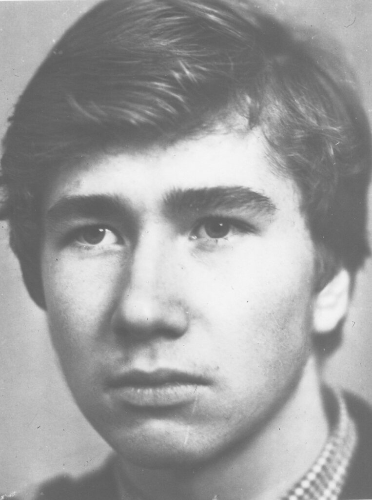 350 пдп. СОКОЛОВ Валентин Валентинович , рядовой, род. в 1966 в г. Ленинград. Русский. Призван 24.10.84 Фрунзенским РВК Ленинграда. В Республике Афганистан с марта 1985. Пропал без вести 24.5.1985 в провинции Кунар.