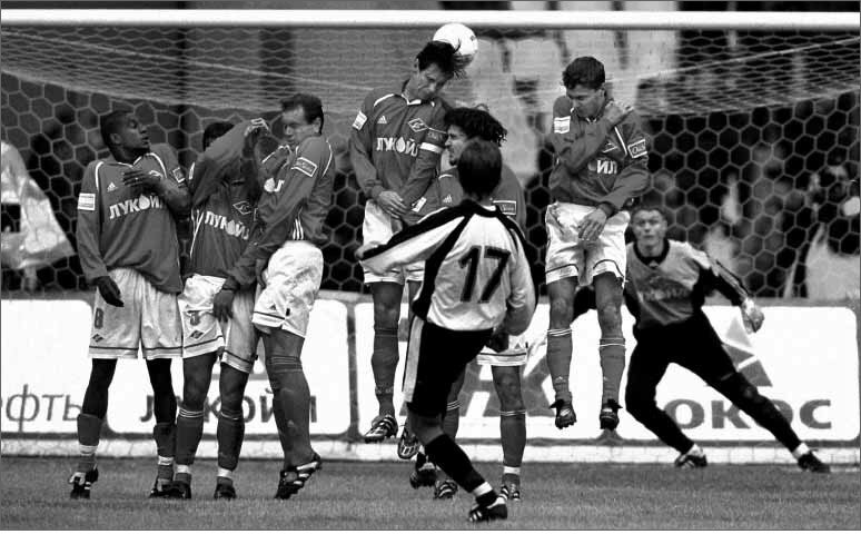 Гол Владимира Леонченко со штрафного.