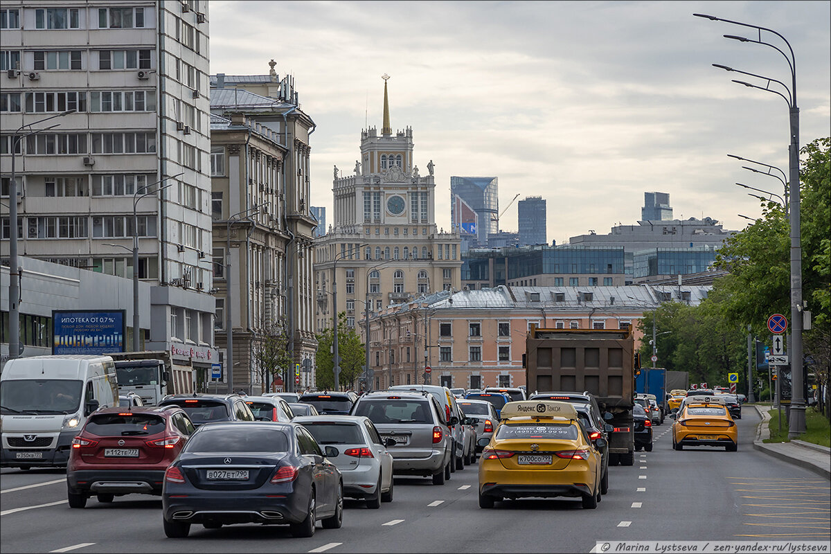 Садовая триумфальная фото. Садово триумфальная улица москва. садово-триумфальный сквер. летняя москва. садовая-триумфальная 410.
