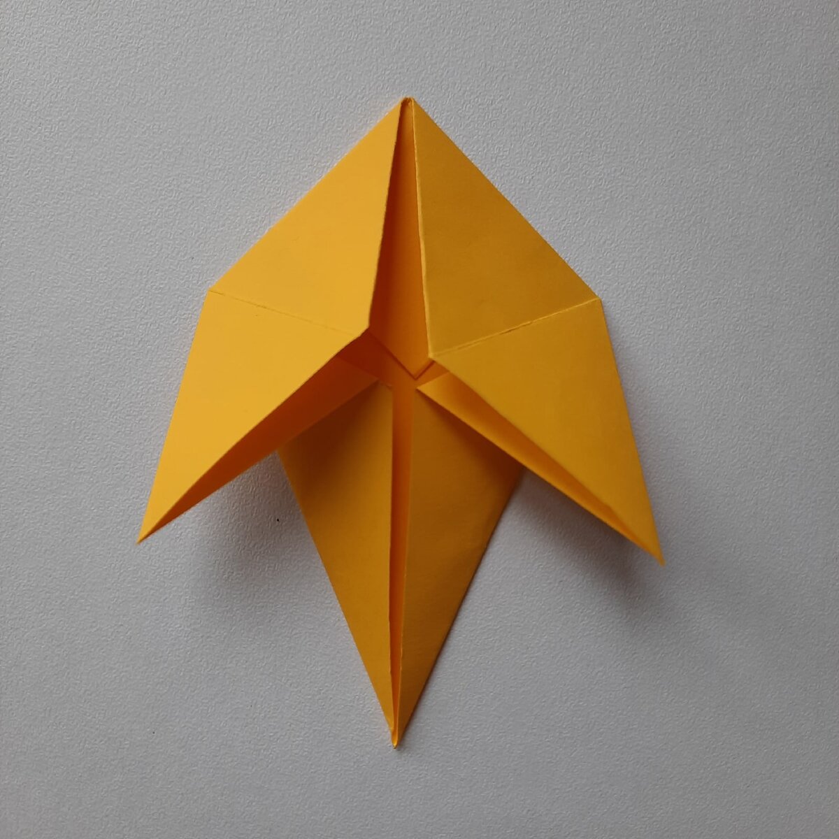 Кленовый лист оригами. Кленовый лист оригами. Кленовый лист оригами. Оригами листья из бумаги. Осенние листья оригами из бумаги.