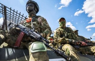 Фото: «Лето, курортный сезон, культурная жизнь, выставки, а ребята пашут там под пулями, жизнью рискуют и товарищей теряют в бою. Ради Родины.