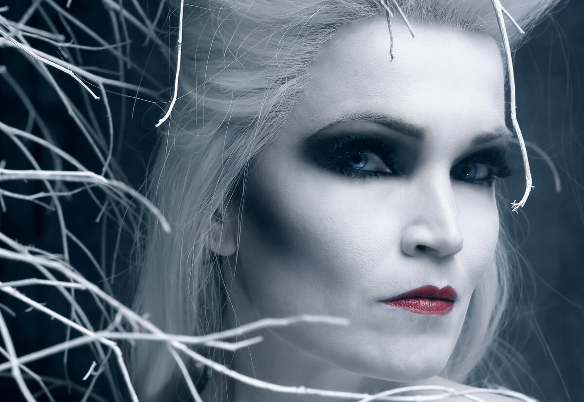 Тарья Турунен. Фото: Tim Tronkoe (earMUSIC)