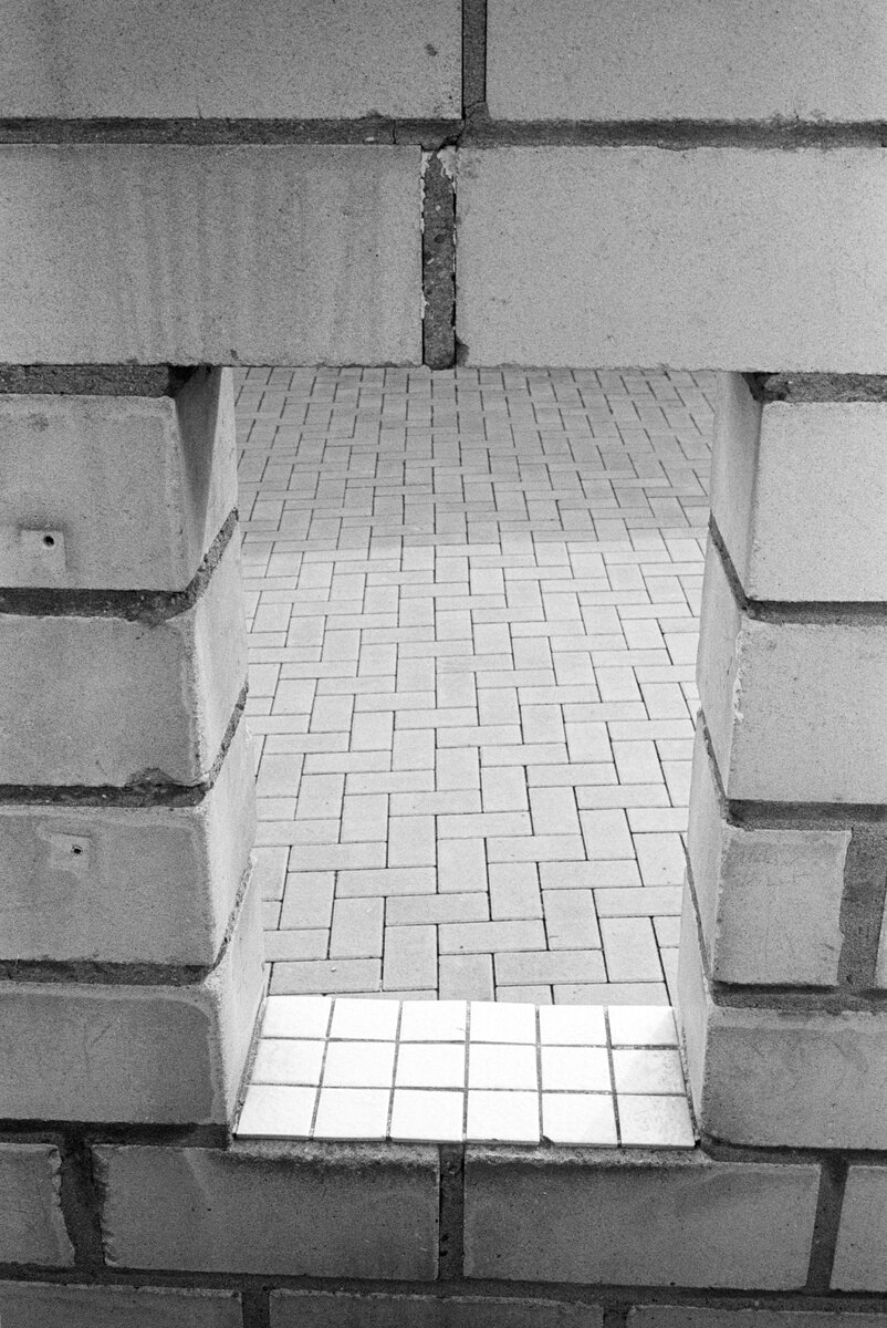 Ilford Delta 400, handmade Silver Gelatin Print 30x40