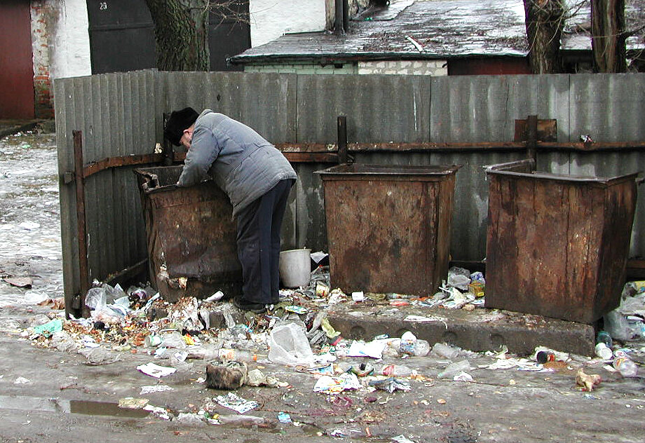 Жизнь и быт бомжей com. Жизнь бомжа на городской свалке зимой (36 фото)