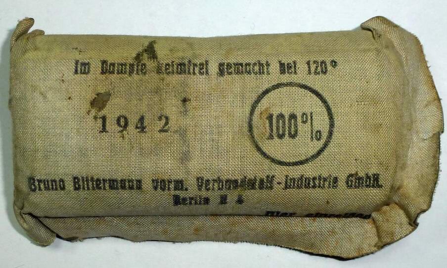 Немецкий перевязочный пакет, 1942 год