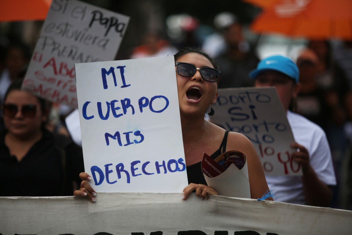 Woman holds a placard reading “My body, my rights” during a demonstration. San Salvador, September 2017. A 2013 newspaper survey found that 74 percent of El Salvadorans favoured legalising abortion when a mother’s life is endangered. © Jose Cabezas / Reuters