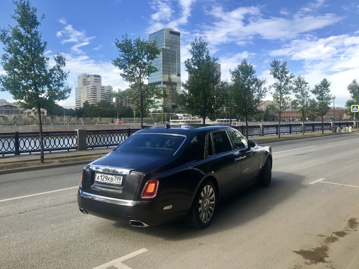 Что не так с новым Rolls-Royce Phantom? | Mebiuss | Дзен