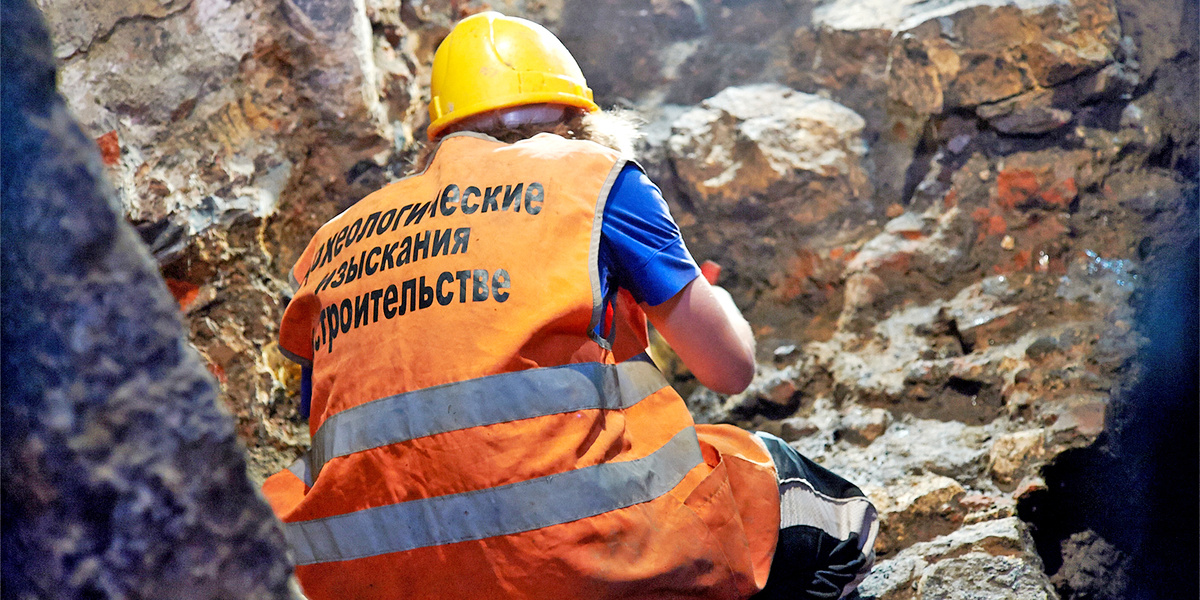   На строительных площадках бывает находят странные вещи. В то время как некоторые люди провели всю свою жизнь в поисках захороненных богатств или потерянных святых реликвий, другие просто наткнулись на исторические артефакты, на строительных площадках.