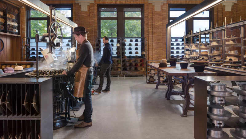 Чикаго. SOM. Бывшая пожарная станция стала шляпным предприятием. Фото by Tom Rossiter