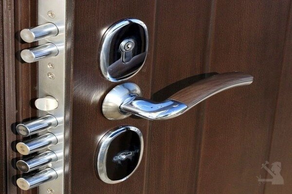 сувальдный и цилиндровый замок