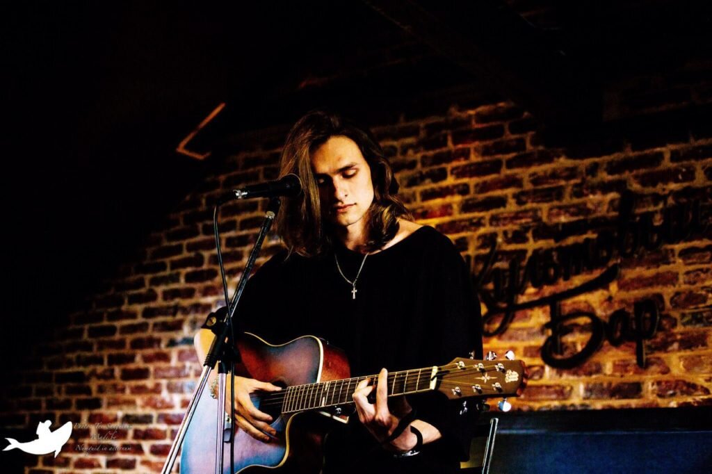 60's алекша нович. Кирилл бледный 2021. Alex novich буду твоим. Алекша нович книги. Алекша нович концерт.