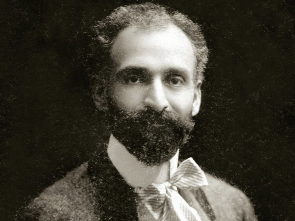 Ованес Туманян, великий армянский поэт и писатель. Источник: Яндекс картинки.