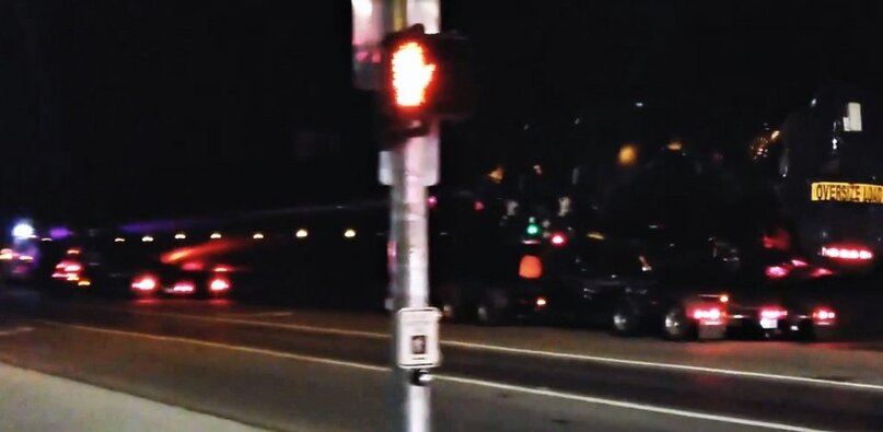 20 августа участник Facebook Леланд Регаладо заметил бустер Falcon 9 в Южной Калифорнии, почти наверняка на пути во Флориду. (Леланд Регаладо)