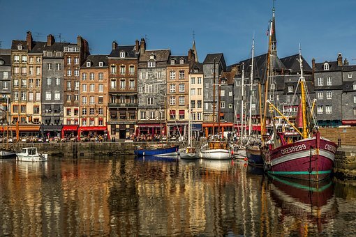 Онфлер фото https://cdn.pixabay.com/photo/2018/03/17/16/43/honfleur-3234451__340.jpg