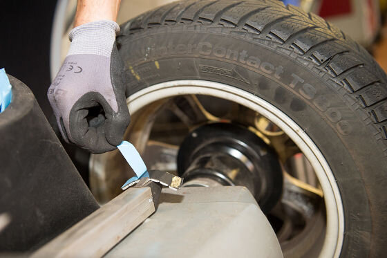 Балансировка колес своими руками, на самодельном балансировочном станке ! Wheel balancing