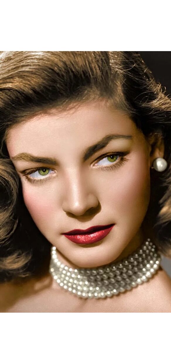 Лорен  Бэколл