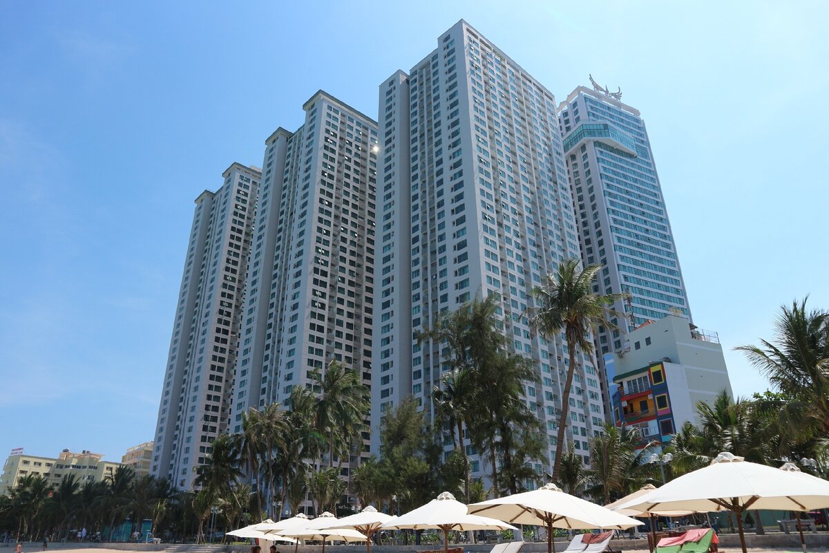 На фото только 4 из 6 башен