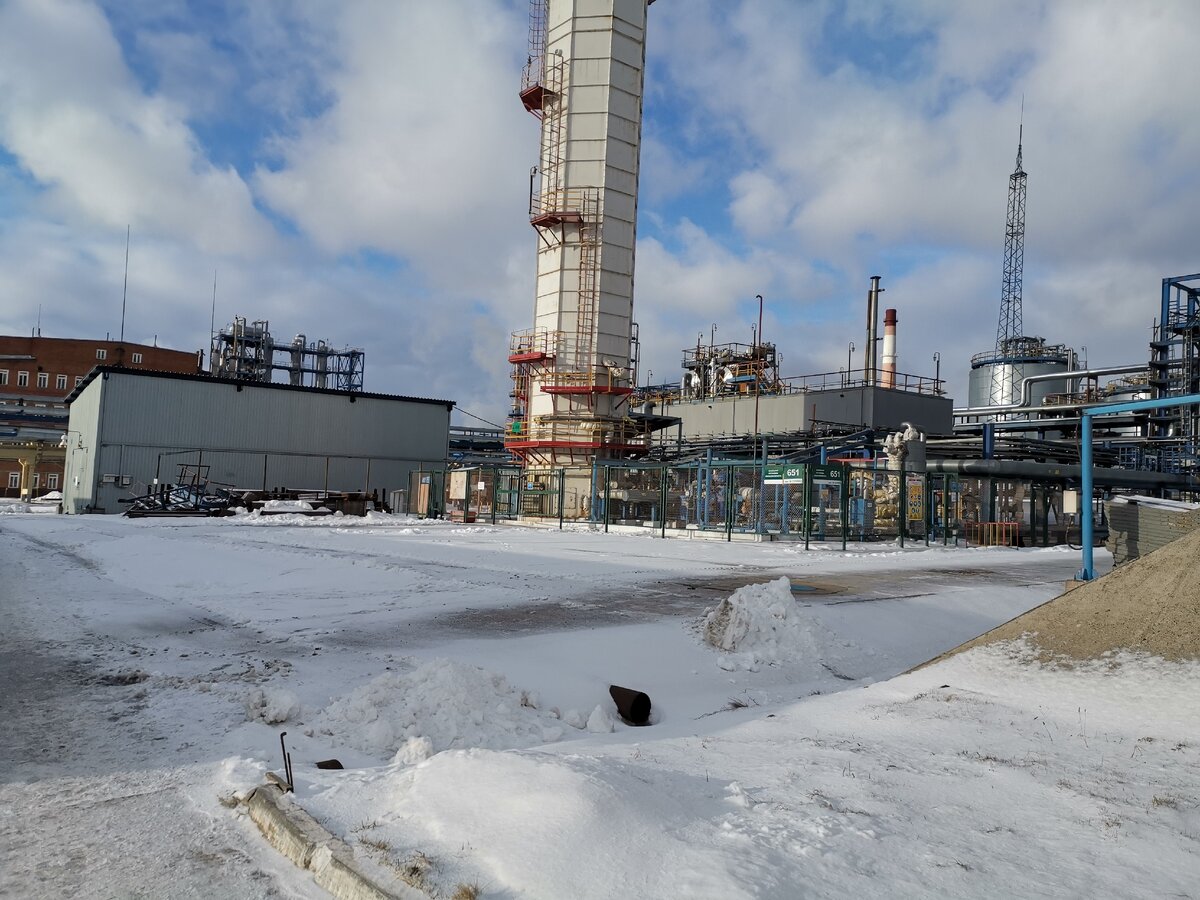 В отличие от многих других производств, по территории Казаньоргсинтеза можно самостоятельно прогуляться пешком. 