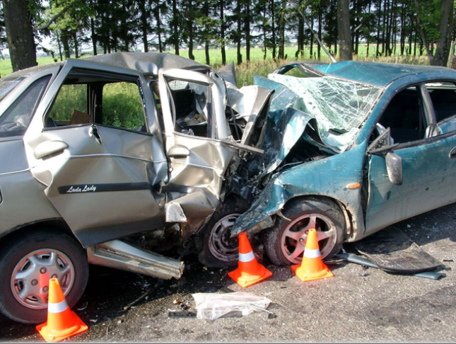 Автомобильные аварии становятся причиной гибели многих людей 