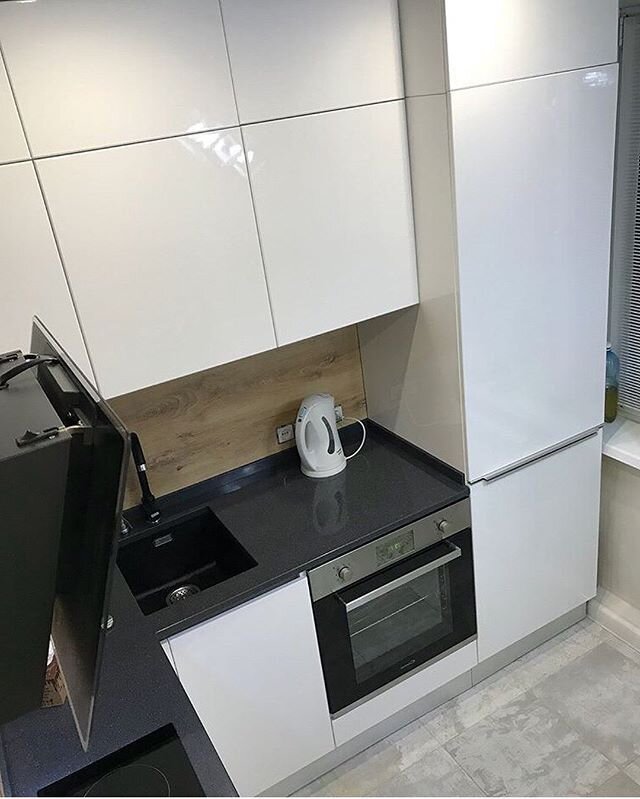На небольшой площади разместилась вполне современная кухня. И главное, функциональная: готовить удобно. vk.com/wall-127925490_686455