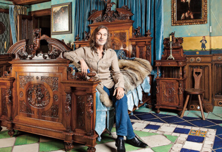 Никас Сафронов предпочитает роскошные интерьеры... теперь в России