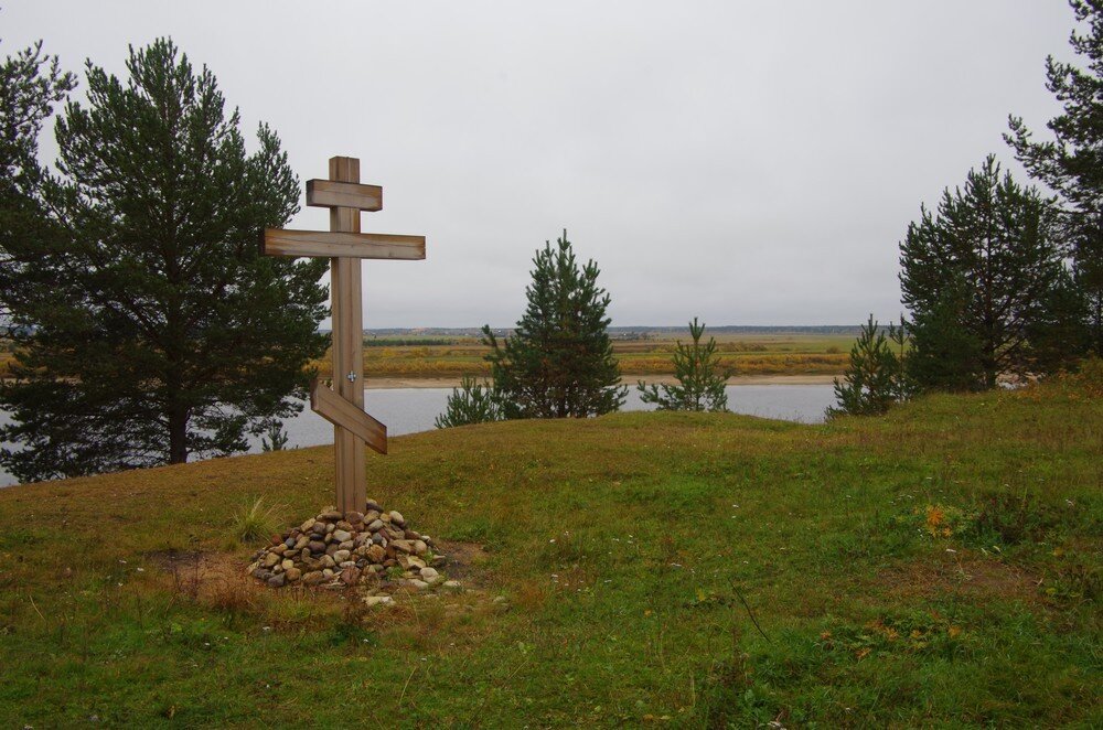 Погост крест Паданы