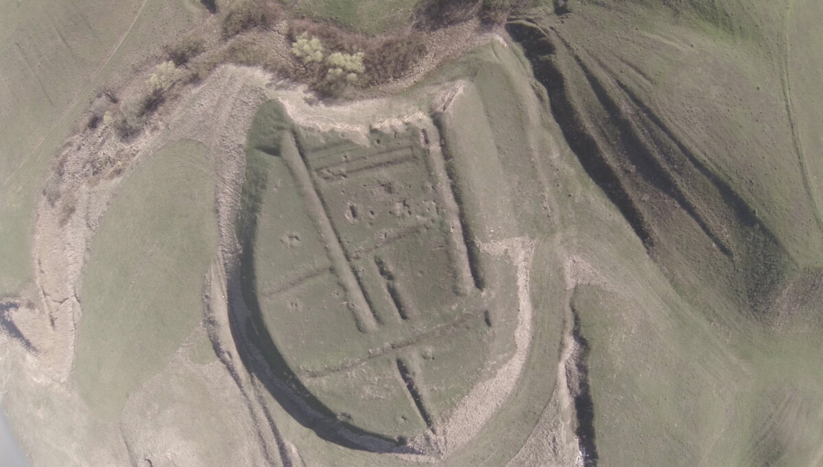 Троице-Пеленицкое городище. Аэросъёмка выполнена Андреем Кулагиным. Май 2015 г.