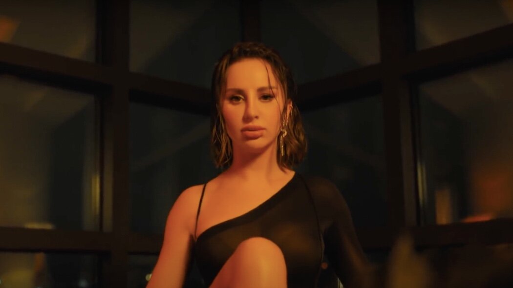 Кадр из клипа 