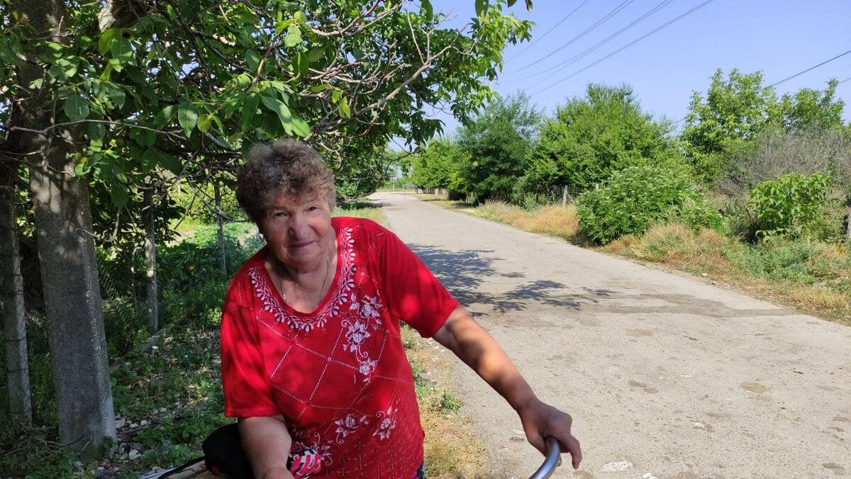 Жительница Прудов Лариса Ермолаева смотрит в будущее  с оптимизмом, но просит исправить существующие недостатки