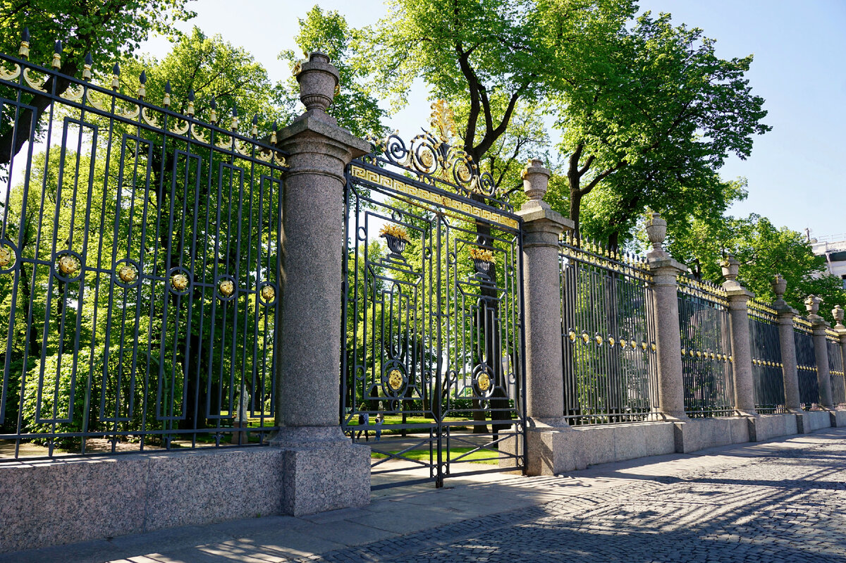 Решетка Летнего сада.