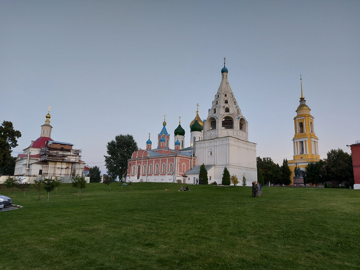 Храмы и церкви на территории крепости.