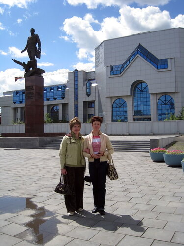 Памятник Покрышкину