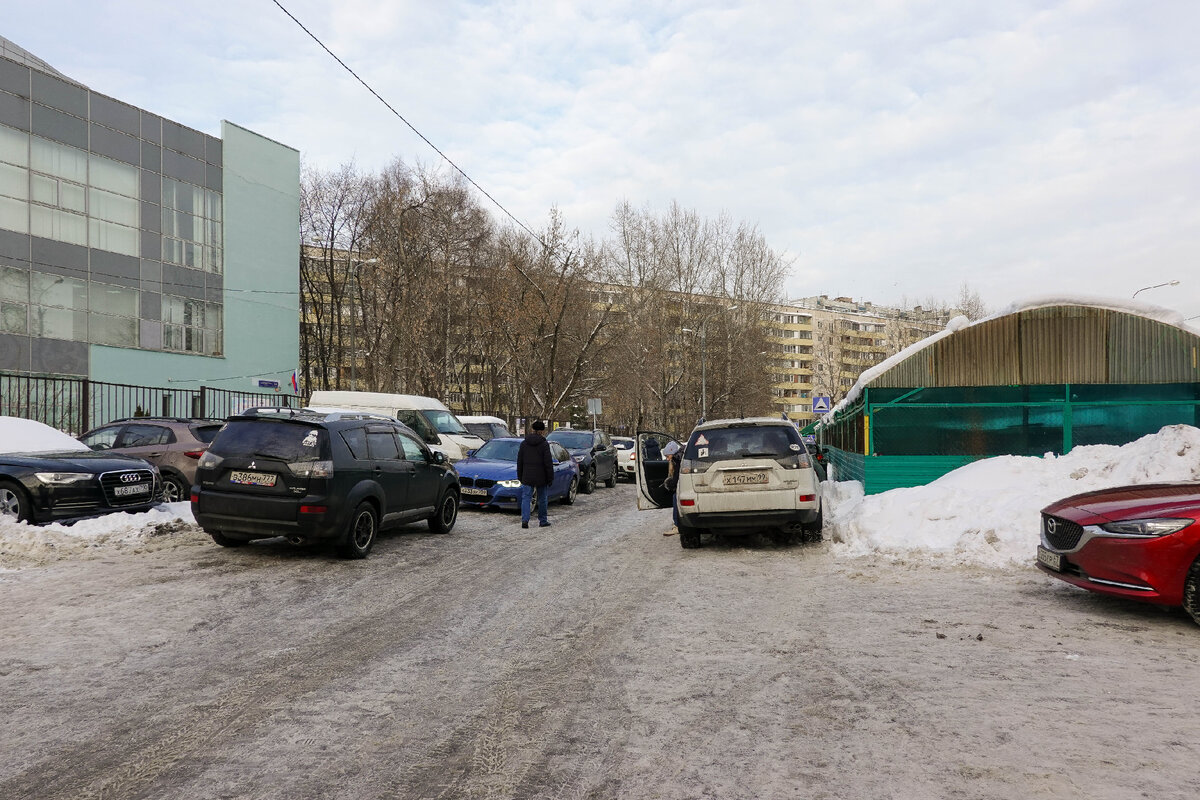 В Москве продолжается снос парковок. На днях уберут еще несколько. Как к  этому относиться и что делать жителям? | Самый главный путешественник | Дзен