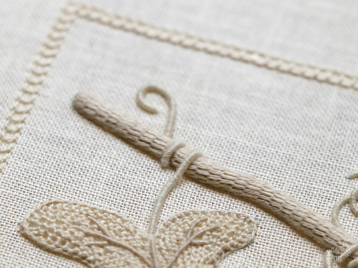 Настил и ниточная обвивка — две составляющие усиков и стеблей