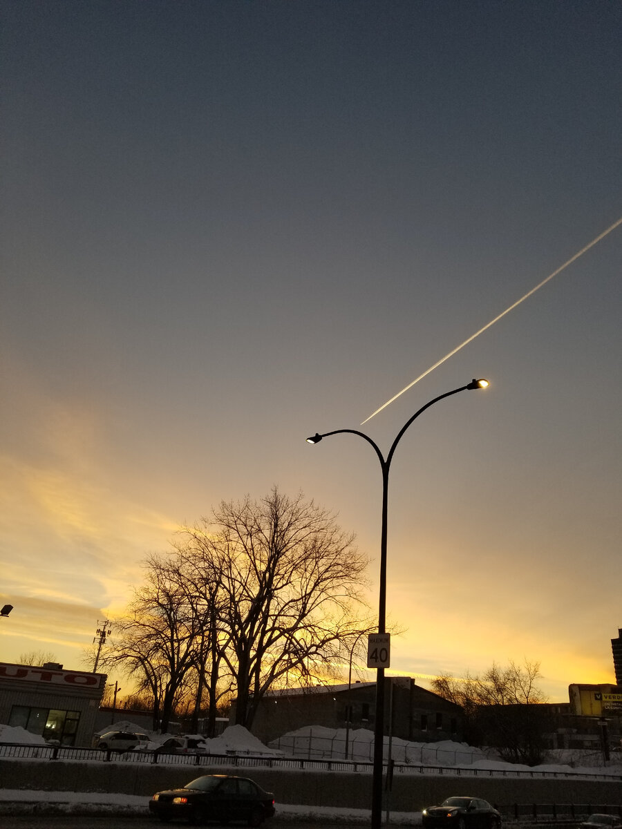 В Монреале большая филиппинская диаспора, которая очень помогает новым иммигрантам из Филиппин. Филиппины очень сплоченный народ.