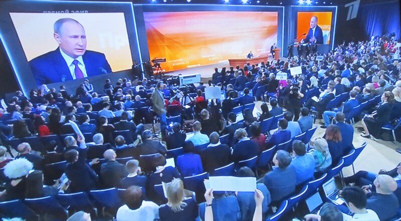 По поводу реструктуризации долгов регионов он пояснил: