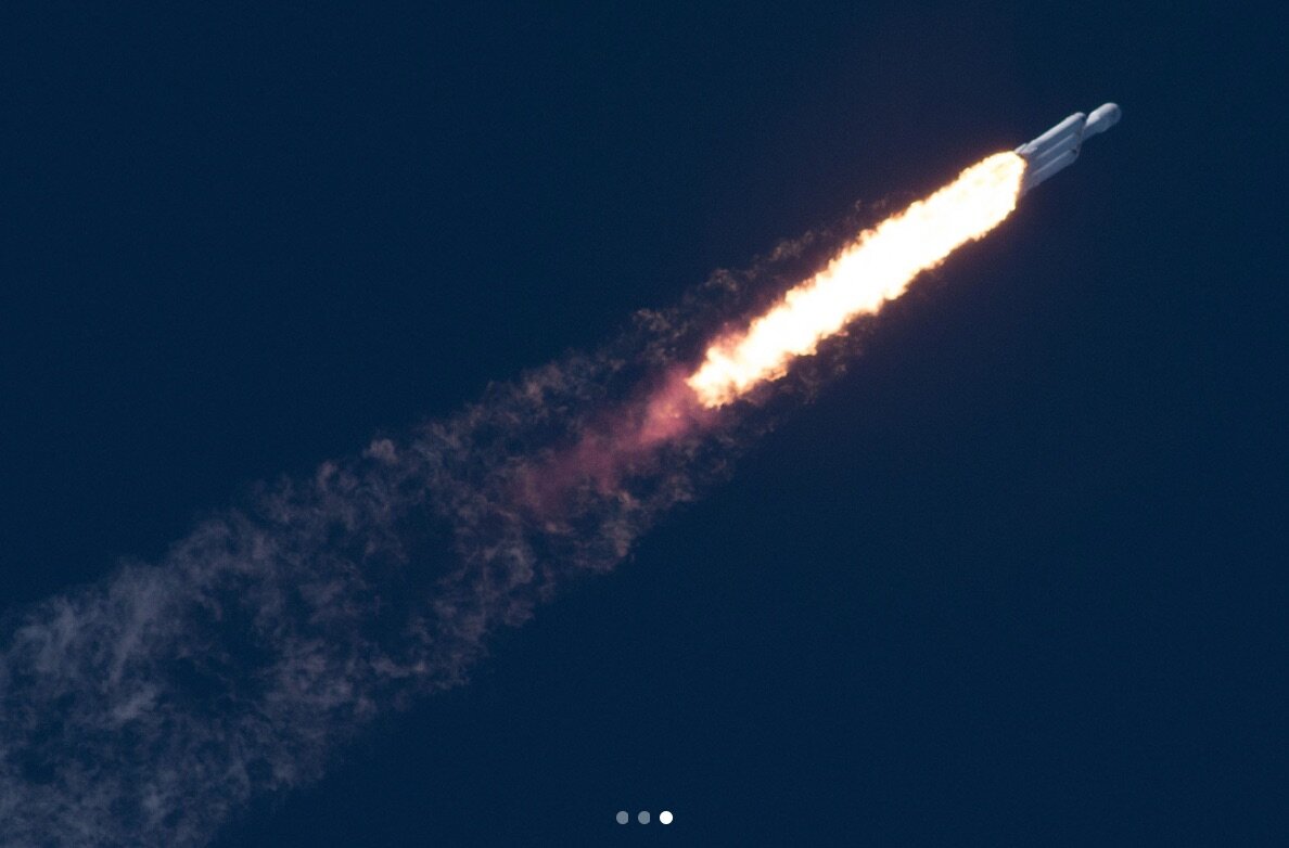 www.instagram.com/spacex