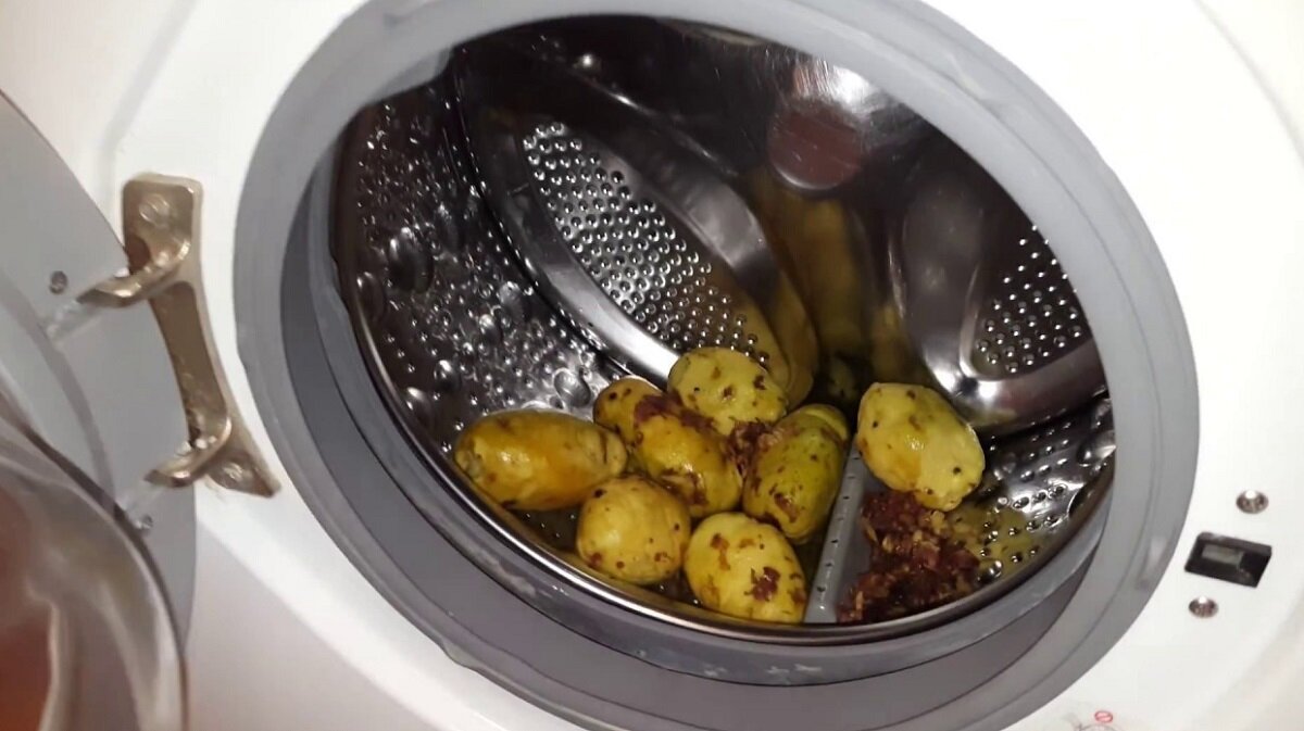 Можно ли картошку оставить в воде. Картошка в стиральной машине. Чистка стиральной машины. Помыть картошку в стиральной машине. Мойка овощей в стиральной машине.