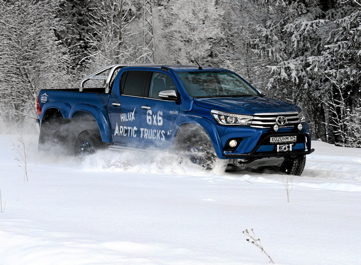 Вот таких "мастодонтов" собирают у нас используя комплекты фирмы Arctic Trucks International.