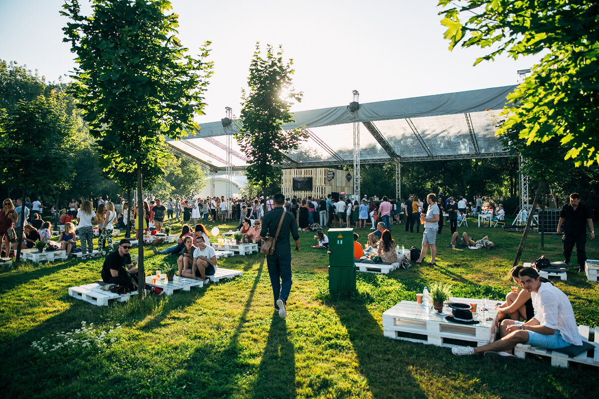 фото: http://cultmoscow.com/sobytiya/piknik-afishi-2017/