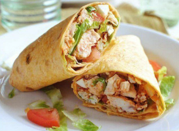 Лаваш с курицей и овощами: супер-белковый перекус