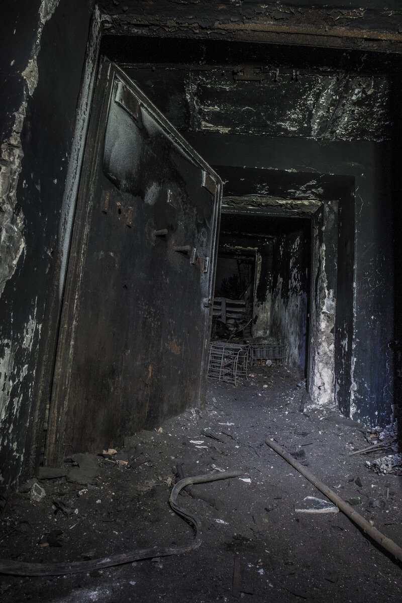 Закопченные входные двери не предвещают ничего хорошего