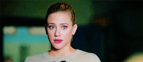 Бетти далеко не всегда уверена в правильности своих поступков