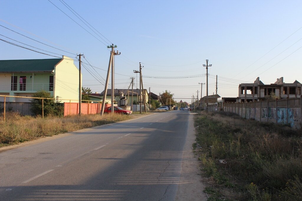 Главная дорога в деревне Поповка