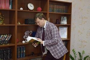 Получение доказательства законным способом. Доказательства, которые получены с нарушением законодательства, в суде не имеют юридической силы, это значит, что при принятии решения суд не будет принимать такие доказательства во внимание;